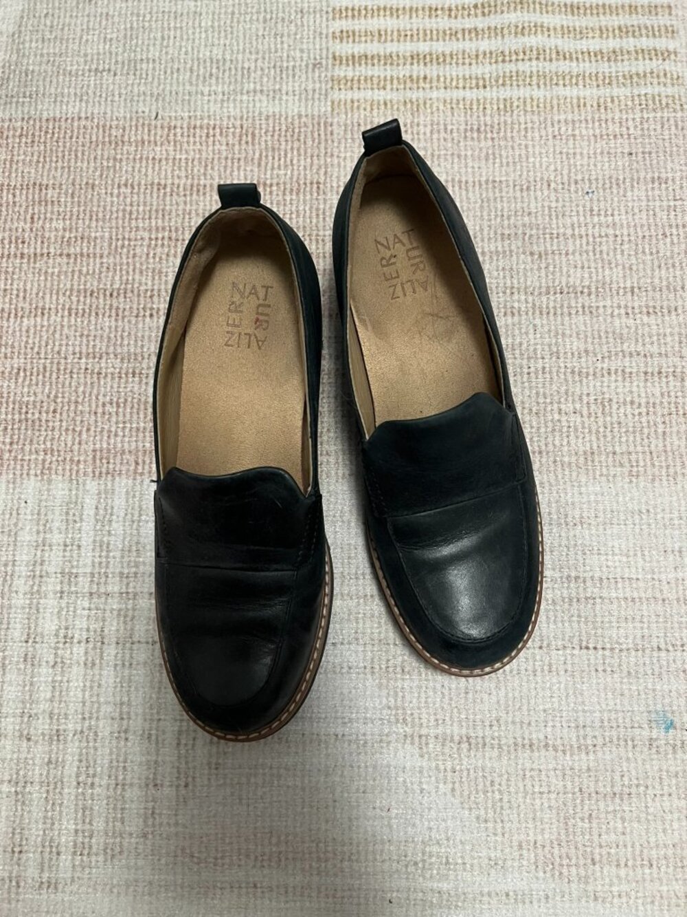 Naturalizer black leather loafers - 7M